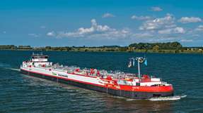 
        Tim Gödde. (Foto: HGK Shipping)Die „Gas 94“ ist eines der nach neuem Konzept gebauten Schiffe von HGK Shipping (Foto: HGK Shipping)
      