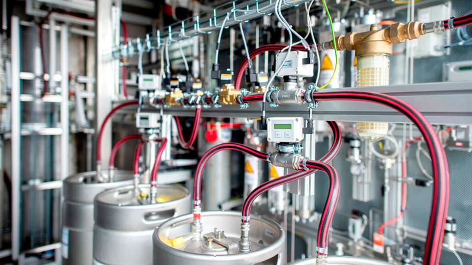 Der Elektrolyseurs einer Produktionsanlage für Wasserstoff auf dem Gelände der EWE im niedersächsischen Huntorf.