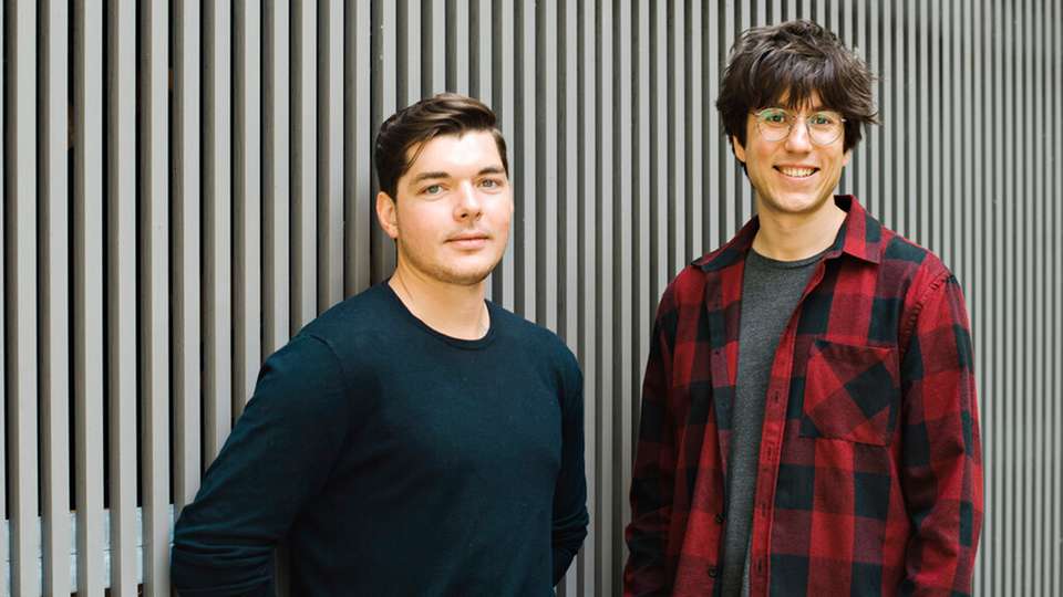 Benjamin Noyan (links) und Fuad Becirbasic wollen die Planung von Intermodaltransporten vereinfachen und digitalisieren.