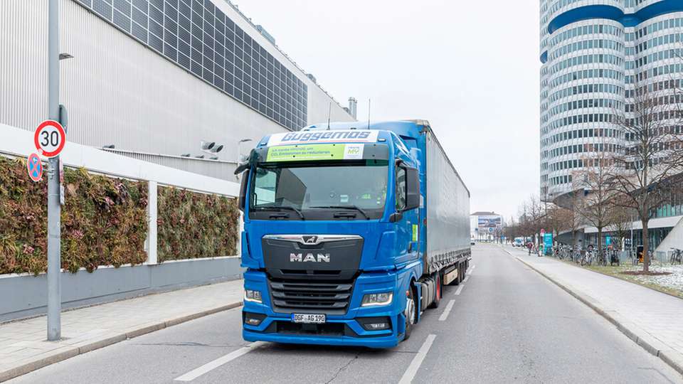 Der Dieselkraftstoff HVO100 soll dabei helfen, CO2-Emissionen zu reduzieren.