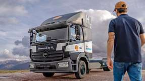 Shell Hydrogen Pay-Per-Use, eine Wasserstoff-Lkw- und Betankungslösung, bietet einen monatlichen Tarif an, der auf gefahrenen Kilometern basiert und neben dem Fahrzeug zusätzlich den Wasserstoff, Versicherung und Wartung, Betriebseinweisung und Kundensupport beinhaltet.