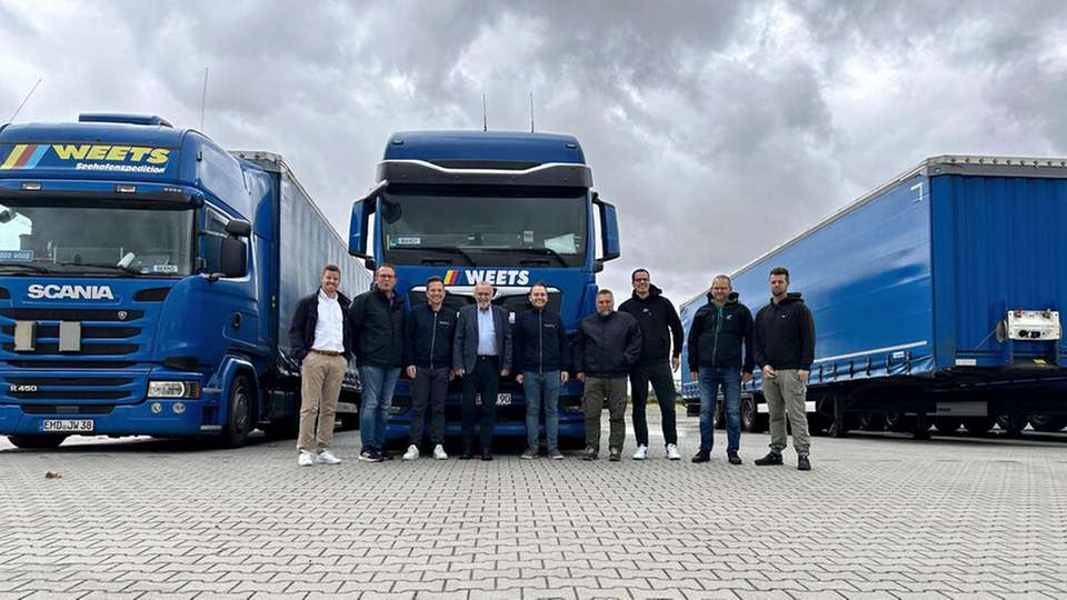 Von links nach rechts:Timo Schieb (VW Konzernlogistik), Marc Claus (VW Konzernlogistik), Frank Seeger (CO2OPT), Jakob Weets, Benjamin Bartsch (CO2OPT), Dirk Rohlfs (Weets), Hauke Puls (Weets), David Witte (Weets), Sascha Saathoff (Weets)

