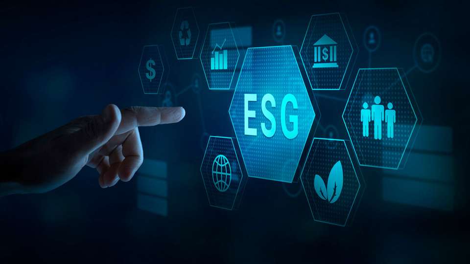 Bis 2029 werden circa 15.000 Unternehmen in Deutschland ESG-berichtspflichtig sein: Die Studie „Treibt Nachhaltigkeit Innovation“ beleuchtet, wie deutsche Unternehmen derzeit mit den ESG-Faktoren umgehen.