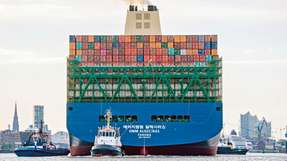 Die „HMM Algeciras“ läuft im Juni 2020 bei ihrer Jungfernfahrt in den Hamburger Hafen ein.