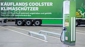 Bei den eingesetzten LKW handelt es sich um das Modell eActros 300 von Mercedes-Benz. Sie haben jeweils ein zulässiges Gesamtgewicht von 40 Tonnen und bieten 33 Europaletten-Stellplätze. 