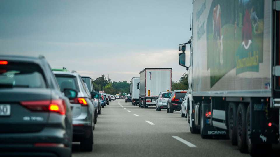 Auch Staus auf der Autobahn tragen zu einer schlechten Klimabilanz bei.