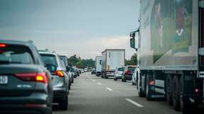 Auch Staus auf der Autobahn tragen zu einer schlechten Klimabilanz bei.