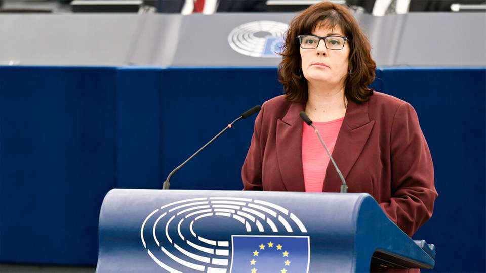 Die Spanierin Isabel Garcia Munoz von der sozialdemokratischen PSOE ist seit 2019 Europaabgeordnete. Sie koordiniert die Beratungen über die Richtlinie für Maße und Gewichte. 