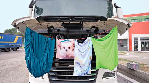 Lkw-Fahrende haben nach einem Monat im Einsatz das Recht, nach Hause zu fahren.