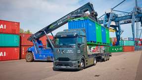DSLV und Dena wollen herausfinden, worauf Speditionen und Logistikdienstleister bei der Anschaffung klimafreundlicher Lkw achten und vor welchen Herausforderungen sie stehen.
