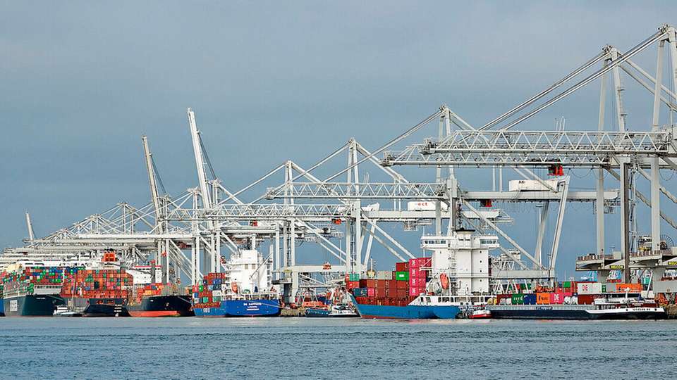 In Rotterdam treten am 1. Januar 2025 neue Hafengebühren in Kraft.