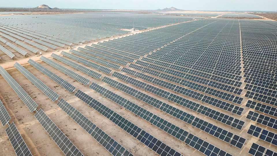 In Brasilien gibt es riesige Photovoltaik-Freiflächenanlagen.