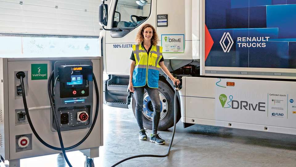 Frauen-Power: Die Lade- und Tankinfrastruktur ist der Schwachpunkt der alternativen Antriebe. Christine Curtius ist CEO des Unternehmens „VoltVogel“, das die mobile Ladestation für „Drive“ zur Verfügung gestellt hat