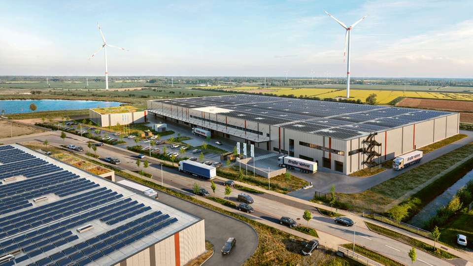 Genutzt wird die ONEBOX in der Bremer Hansalinie von zwei Automobilzulieferern, die hier künftig unter anderem Hochvolt-Lithium-Ionen-Batterien endmontieren werden.