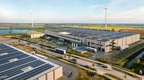 Genutzt wird die ONEBOX in der Bremer Hansalinie von zwei Automobilzulieferern, die hier künftig unter anderem Hochvolt-Lithium-Ionen-Batterien endmontieren werden.