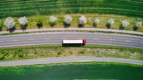 Emissionsarm und klimafreundlich - das ist das Ziel auch für den Straßengüterverkehr.