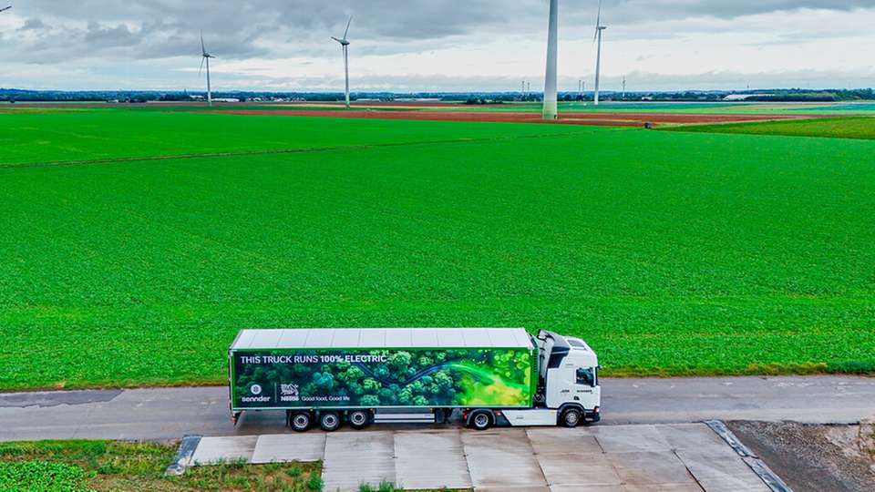 Ein wichtiger Meilenstein in der Partnerschaft mit Sennder war die Einführung von Elektro-Lkw. 