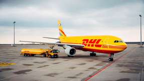 Teil des neuen kommerziellen Modells soll die schrittweise Abnahme von rund 300.000 Tonnen reinem, das heißt unvermischtem SAF durch DHL im Jahr 2030 sein.