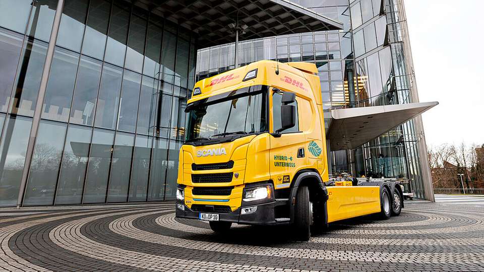 Scania und die DHL Group testen einen Hybrid-Lkw der besonderen Art. 