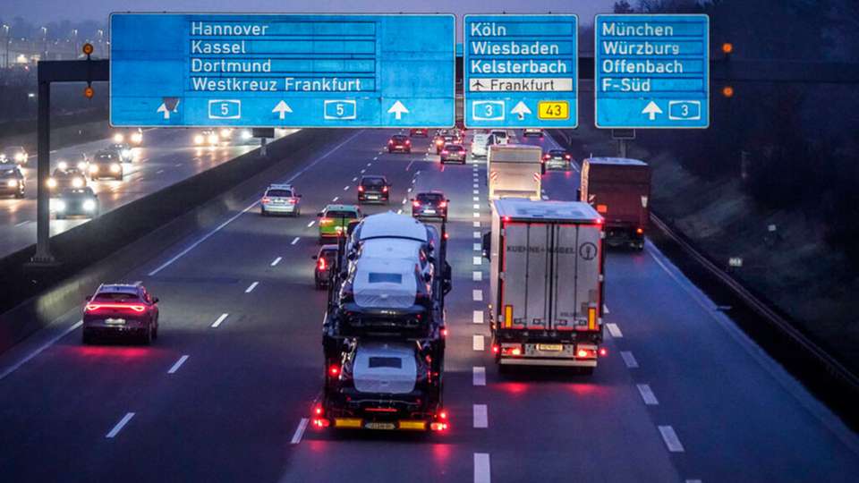 Der BGL und seine Partnerverbände appellieren an die EU-Staaten, die Arbeitsbedingungen von Lkw-Fahrern durch verstärkte Kontrollen zu verbessern.