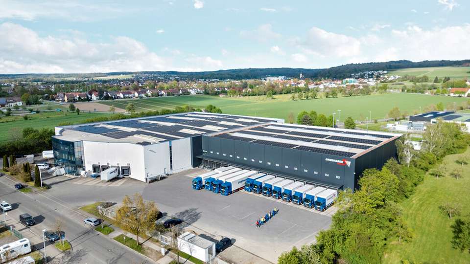 Photovoltaikanlagen zur Energieversorgung sind ein Element der Nachhaltigkeitskompetenz, mit der Grieshaber Logistik Vorbild geworden ist. 