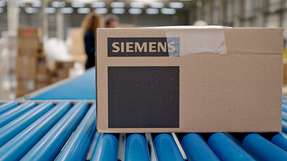 Am Standort Nürnberg schlägt Geis für Siemens Sendungen um und verteilt sie per Lkw. Die CO₂-Emissionen dieser Transporte werden durch die Kombination von HVO100 mit dem Book-&-Claim-Verfahren reduziert. 