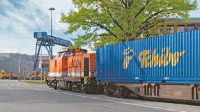 Für die Hinterlandtransporte setzt Tchibo, wenn immer es geht, auf den Zug.