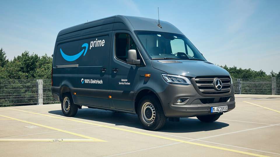 Mercedes-Benz Vans liefert rund 5.000 Elektrofahrzeuge an Amazons Lieferpartner.