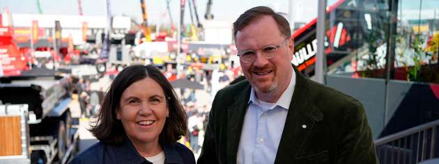 Bernard Krone und Beate Paletar tauschen sich regelmäßig über gemeinsame Ziele und Pläne aus.