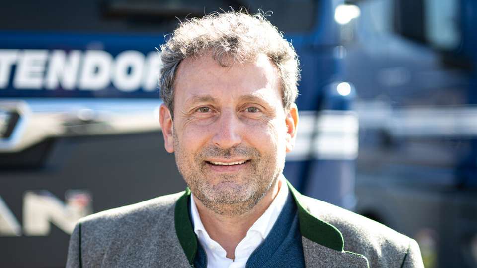 Der „First Mover“ aus Oberbayern   „Früher wollte jeder alles für sich behalten. In Partnerschaften geht aber vieles leichter – auch in der Digitalisierung.“ Georg Dettendorfer, Geschäftsführer Spedition Dettendorfer