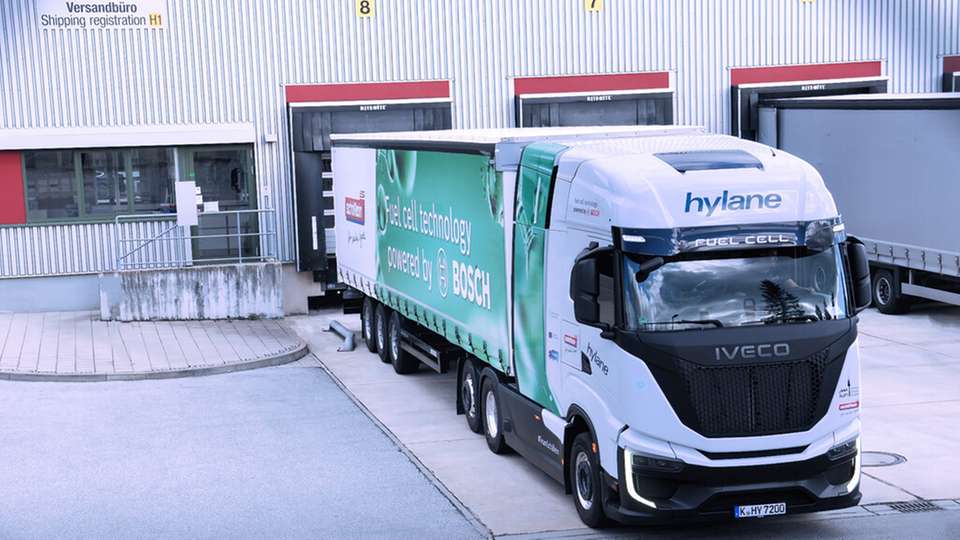 Erster hylane-Lkw mit Bosch-Brennstoffzelle auf deutschen Straßen.
