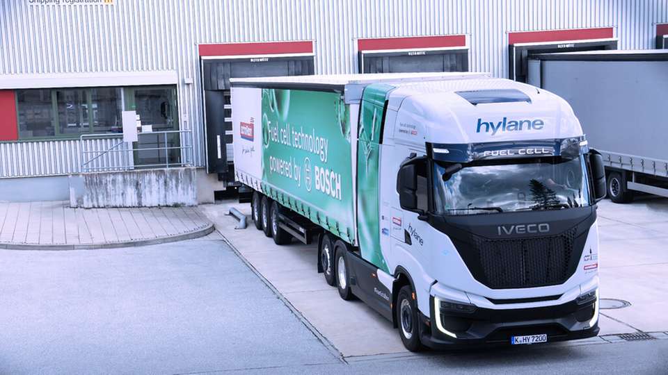 Erster hylane-Lkw mit Bosch-Brennstoffzelle auf deutschen Straßen.
