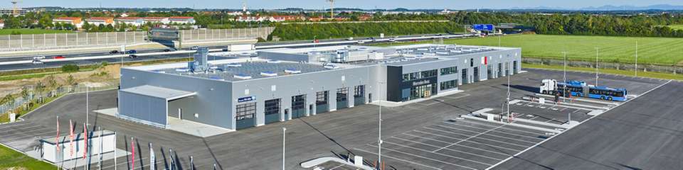 Daimler Truck eröffnet neuen Standort für Vertrieb und Service von Lkw und Bussen in Aschheim bei München.