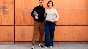 GS1 Germany beteiligt sich an Startup hey circle Butterfly & Elephant, die Beteiligungsgesellschaft von GS1 Germany, beteiligt sich am Münchener Startup hey circle. Im Bild zu sehen sind Butterfly & Elephant Managing Director-Benjamin Birker und  hey circle-Gründerin Doris Diebold.
Bild unten: Produkt-Portfolio von hey circle.