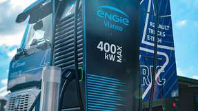 Projekt für mehr Nachhaltigkeit im Schwerlastverkehr gestartet Pionierprojekt: Die integrierte ENGIE-Vianeo-Ladeinfrastruktur nutzt ausschließlich grünen Strom. Dadurch unterstützt ENGIE Deutschland den Port of Kiel auf dem Weg, zu einem der umweltfreundlichsten Häfen Europas zu werden.