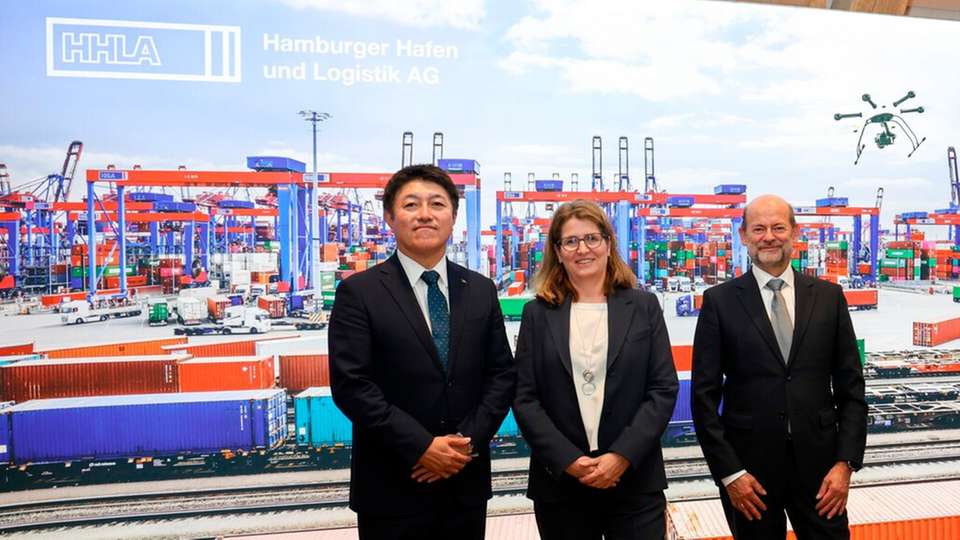 Strategische Partnerschaft von Hamburger Hafen und Logistik AG mit Daimler Truck und Kawasaki Heavy Industries soll Aufbau einer Flüssigwasserstoff-Lieferkette in Europa prüfen.