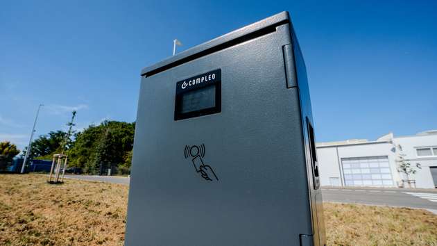 CTP unterstützt die Verkehrswende zur Elektromobilität, unter anderem mit Ladestationen für Elektrofahrzeuge wie hier im CTPark Schleiz (Bild 3).