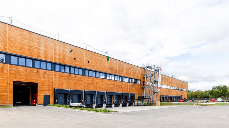 Für Garbe Industrial war es das erste Logistikobjekt in reiner Holzbauweise. Das Ziel: ein Musterbeispiel für nachhaltiges Bauen in großen Dimensionen zu schaffen. 
