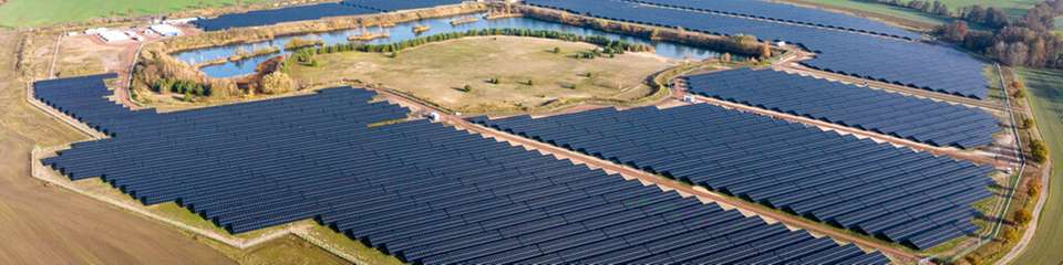 Meilenstein: Das Hybridkraftwerk Zerbst soll nach dem Erneuerbare-Energien-Gesetz (EEG) das größte Solar-Batterie-Hybridkraftwerk Deutschlands werden. Für SUNOTEC ist dieses Projekt ein bedeutender Erfolg, da es sich um das erste Hybridkraftwerk des Unternehmens in Deutschland handelt.