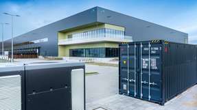 Lieferketten in Deutschland sind von Energieausfällen bedroht: In Lagen mit unzureichender Netzkapazität können Microgrids eine effektive Übergangslösung sein. Ein Distributionszentrum von Prologis im niederländischen Almere ist mit einem Microgrid ausgestattet.