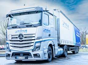 Der Mercedes-Benz GenH2 Truck im Praxiseinsatz bei Rhenus – getestet im Tages- und Nachteinsatz im regulären Logistikbetrieb.