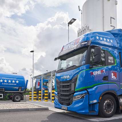 Deutschlands LNG-Lkw tanken nahezu vollständig klimaneutral.