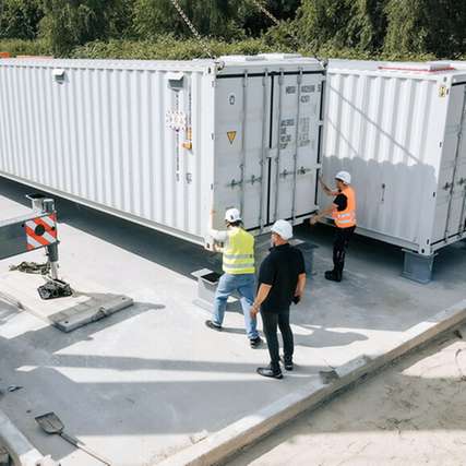 Die intelligenten Energiesysteme von Greenflash ermöglichen die optimierte Nutzung verfügbarer Speicherkapazitäten. Das kann die Stromkosten deutlich reduzieren.