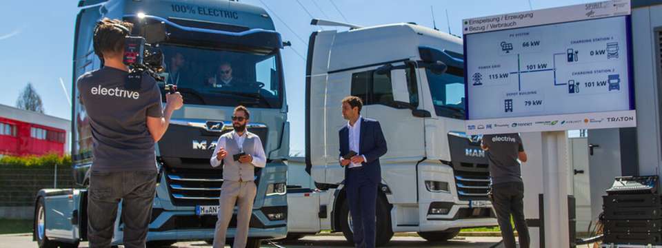 First Mover: MAN ist der erste Hersteller im Nutzfahrzeugsektor, der bidirektionale Fahrzeugtechnik im Zuge des Forschungsprojekts funktionsfähig demonstriert. 