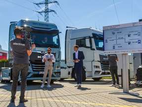 First Mover: MAN ist der erste Hersteller im Nutzfahrzeugsektor, der bidirektionale Fahrzeugtechnik im Zuge des Forschungsprojekts funktionsfähig demonstriert. 