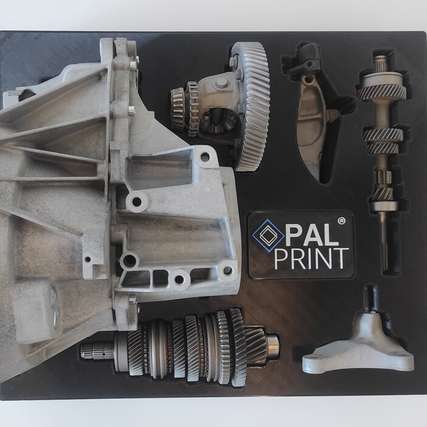 Wie angegossen: So wie hier (Foto) für Getriebeteile werden die Verpackungen aus dem 3D-Drucker des Startups Palprint genau an den Inhalt angepasst – und bestehen zu 100 Prozent aus recyceltem PET. 