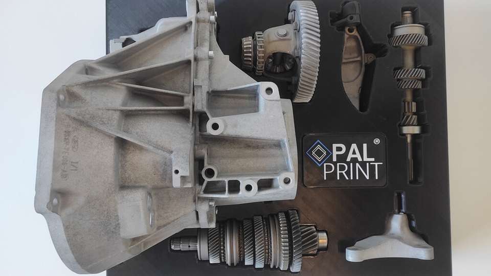 Wie angegossen: So wie hier (Foto) für Getriebeteile werden die Verpackungen aus dem 3D-Drucker des Startups Palprint genau an den Inhalt angepasst – und bestehen zu 100 Prozent aus recyceltem PET. 
