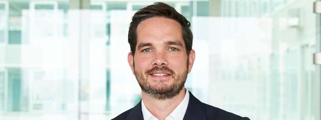 „Die Logistikbranche als Ganzes tappt beim Dekarbonisierungsfortschritt doch oft im Dunkeln." Das sagt Johannes Meuer, Professor für Sustainability Strategy and Operations an der Kühne Logistics University (KLU).