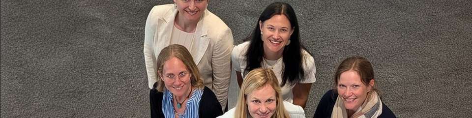 Das Team rund um FH-Prof. Lisa-Marie Putz-Egger; vorne links: Alexandra Haller, Lisa-Maria Putz-Egger, Laura Hörandner links hinten: Sophie Wiesinger, Christina Pum.