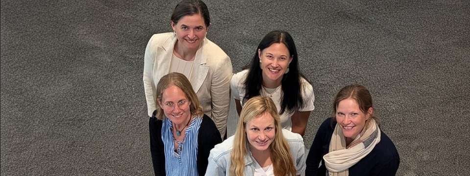 Das Team rund um FH-Prof. Lisa-Marie Putz-Egger; vorne links: Alexandra Haller, Lisa-Maria Putz-Egger, Laura Hörandner links hinten: Sophie Wiesinger, Christina Pum.